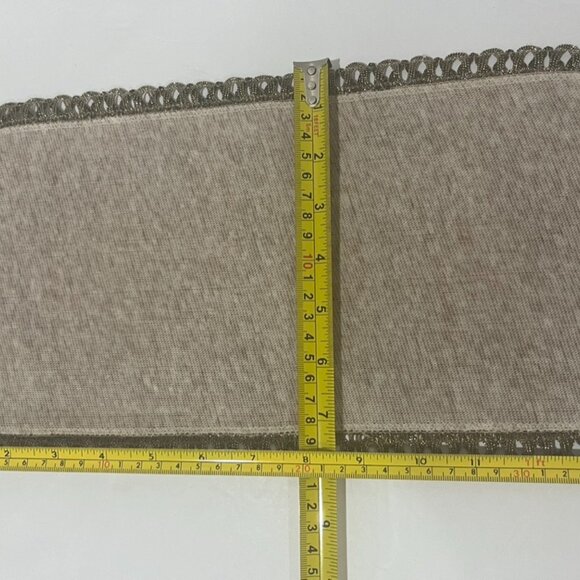 VTG Tapestry Centerpiece Table Mat w/ Bird on Tree Branch & Gold Thread Edgings - Picture 7 of 7